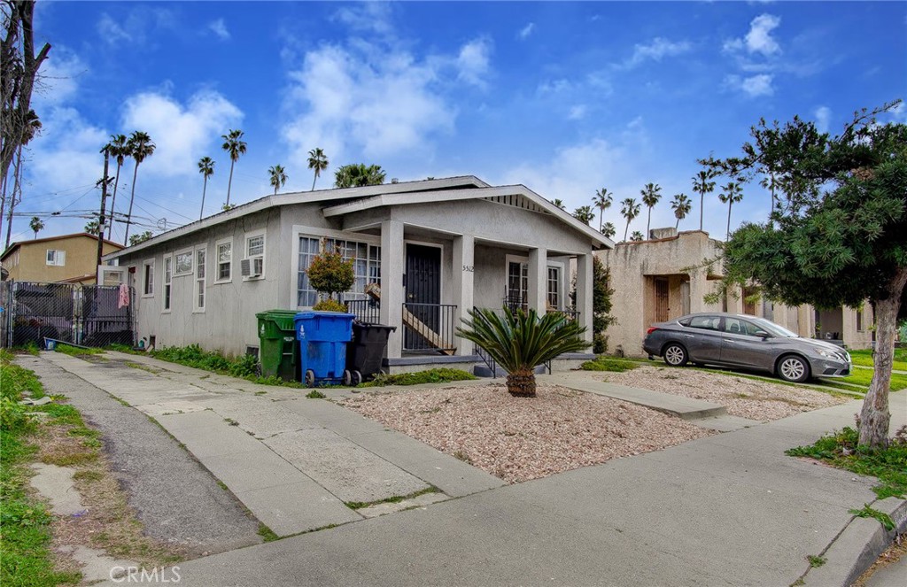 5512 S Van Ness Avenue