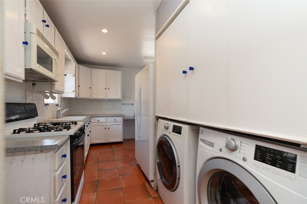 6326 Clara Lee Avenue