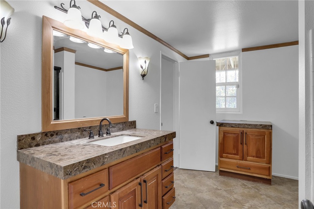 18000 Harvest Avenue