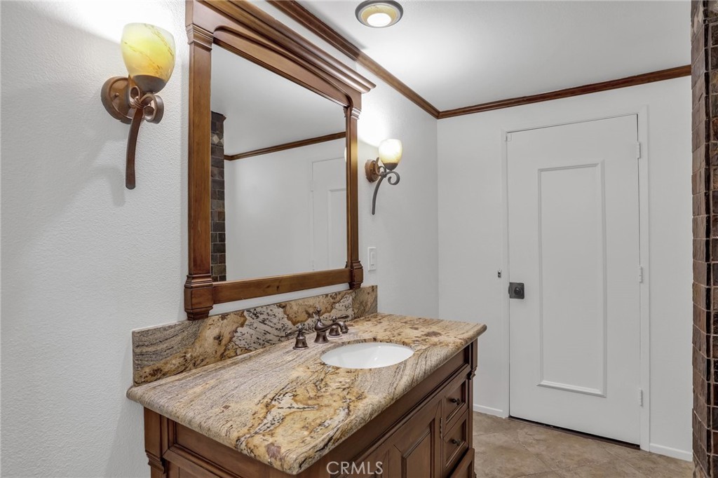 18000 Harvest Avenue