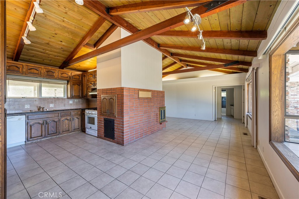 27489 Fairview Avenue