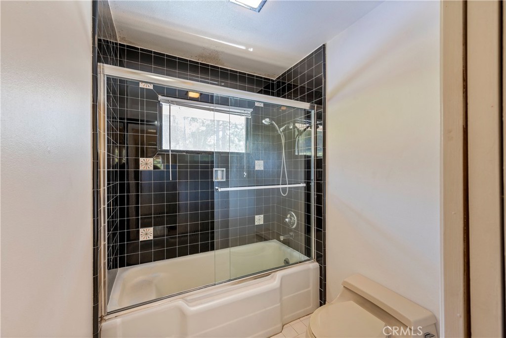 27489 Fairview Avenue