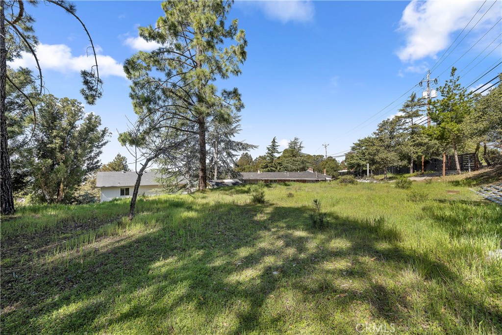 27489 Fairview Avenue