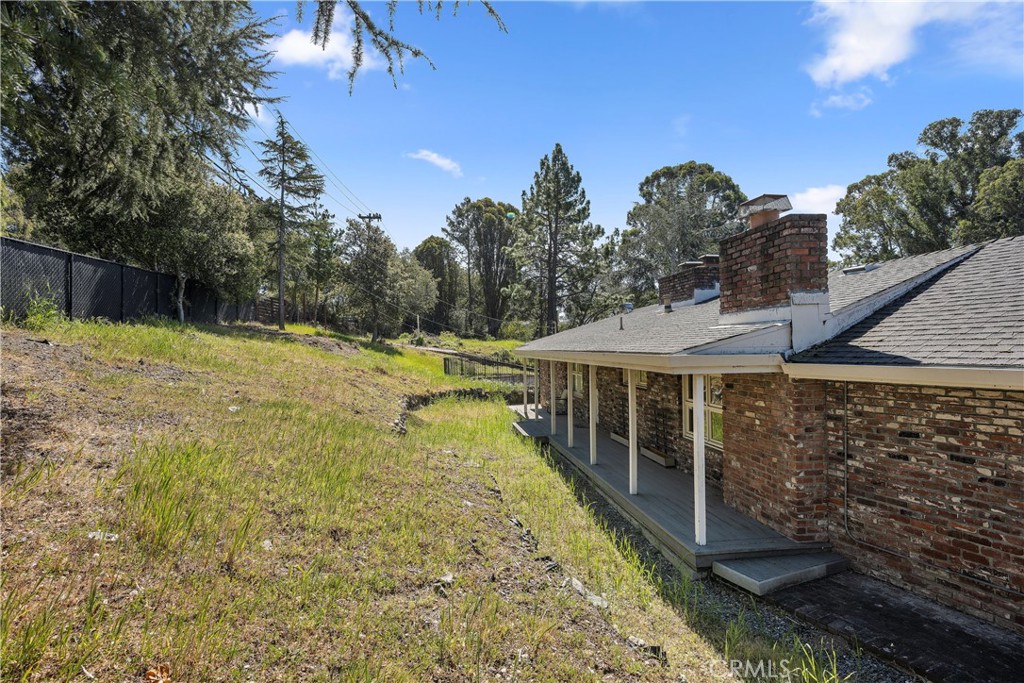 27489 Fairview Avenue