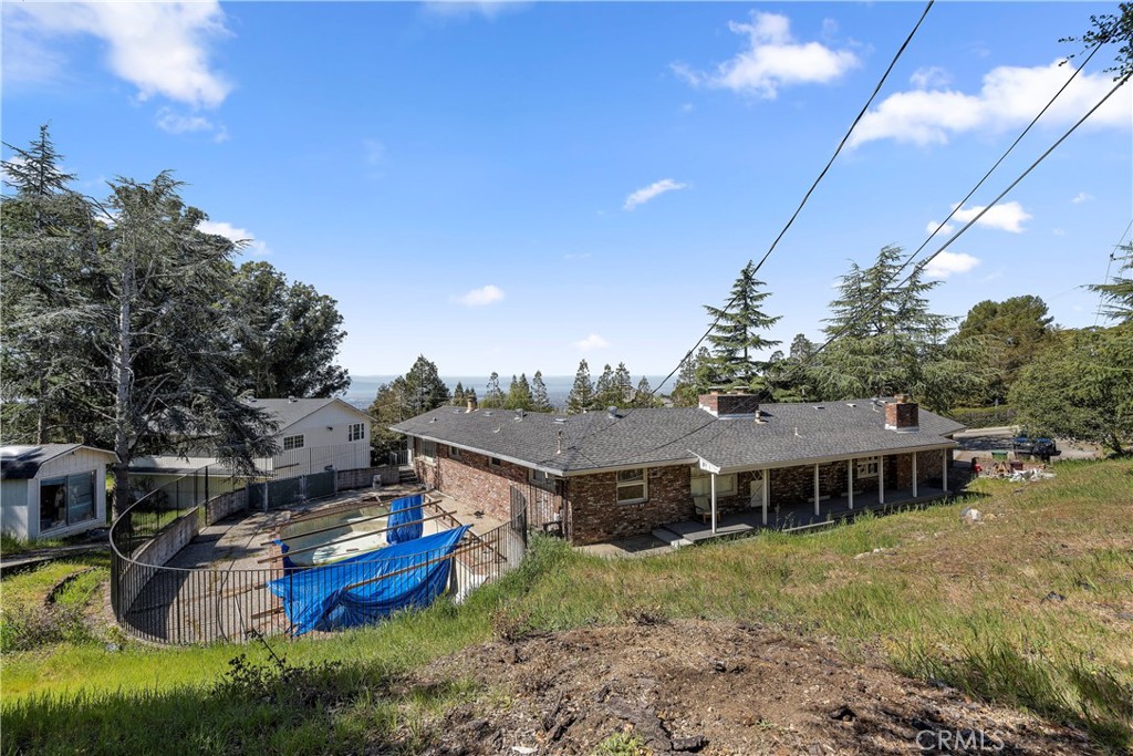 27489 Fairview Avenue