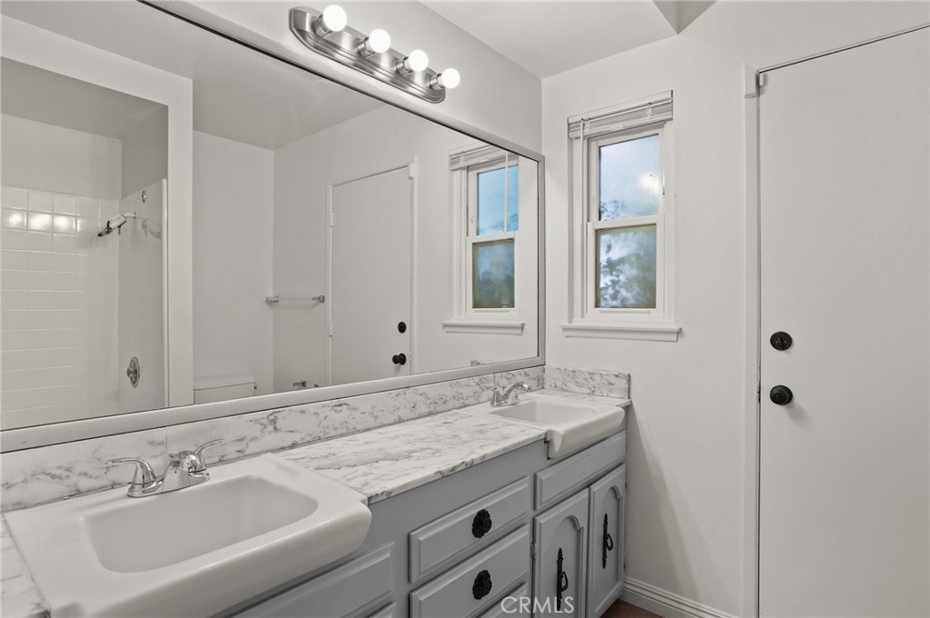 507 N Carousel Place