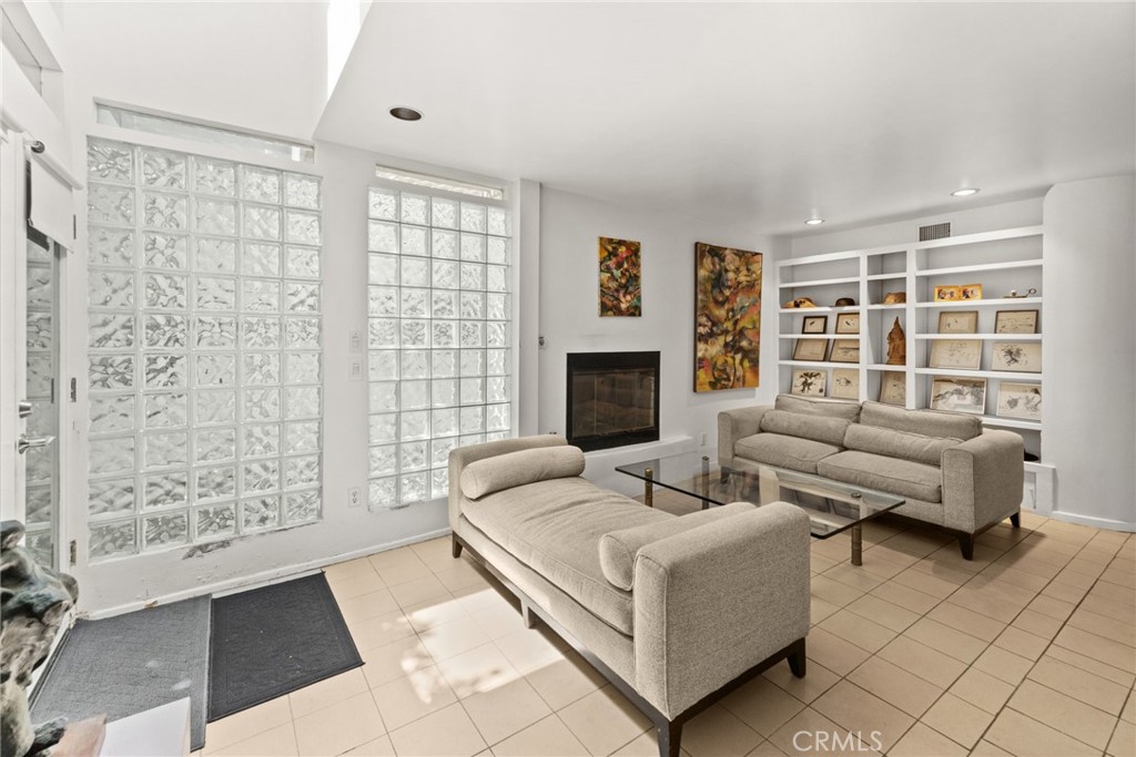 39 Westminster Avenue