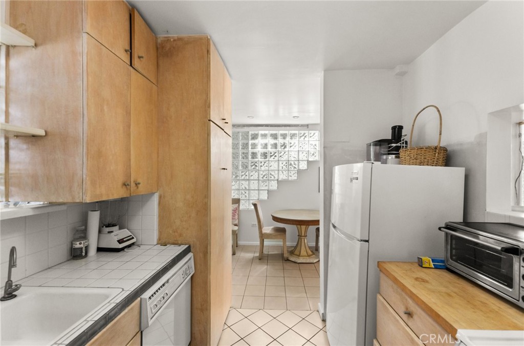 39 Westminster Avenue