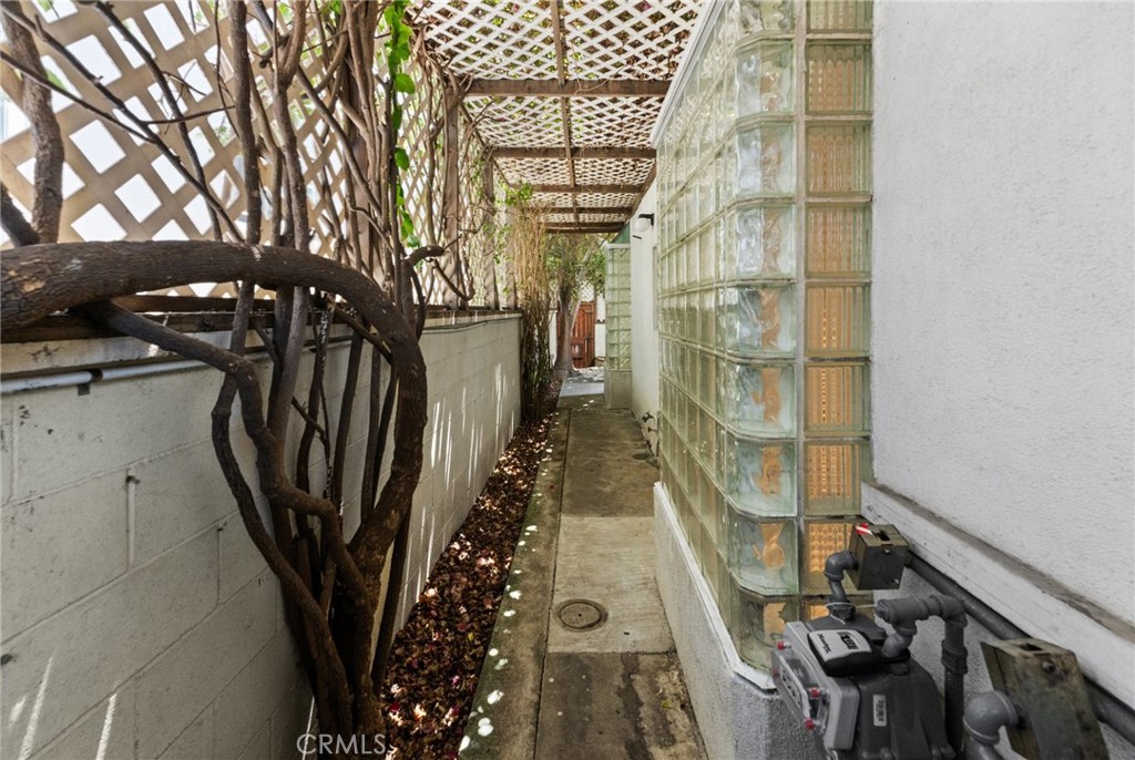 39 Westminster Avenue