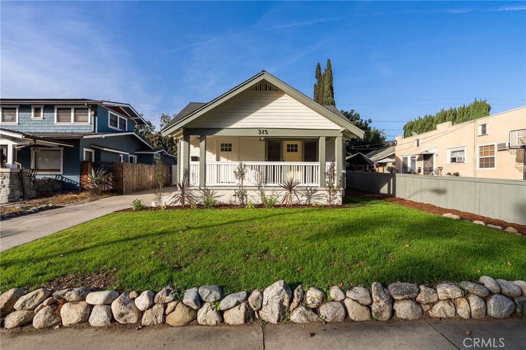 315 E Lemon Avenue