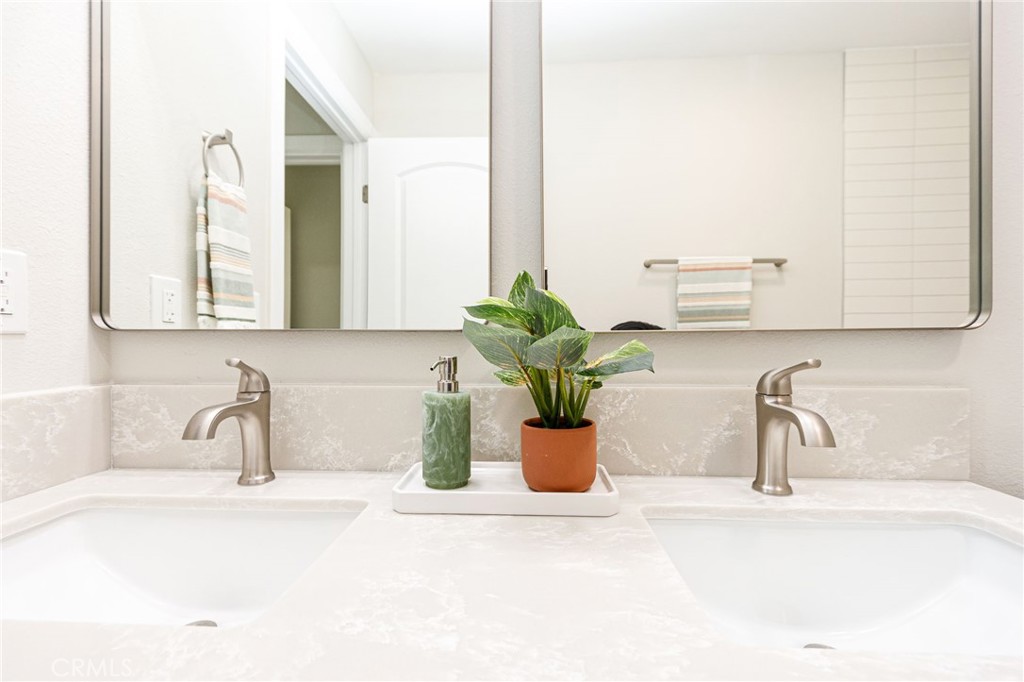 10929 Cresson Street
