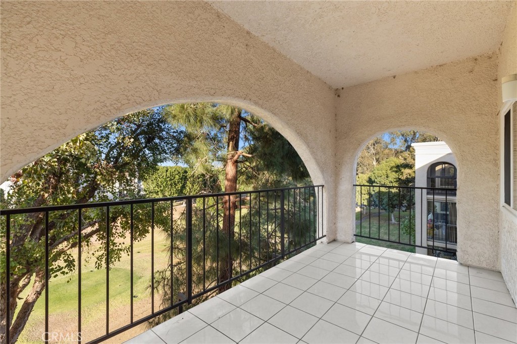 5519 Paseo Del Lago 3B