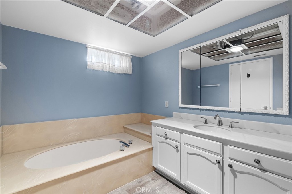 5519 Paseo Del Lago 3B