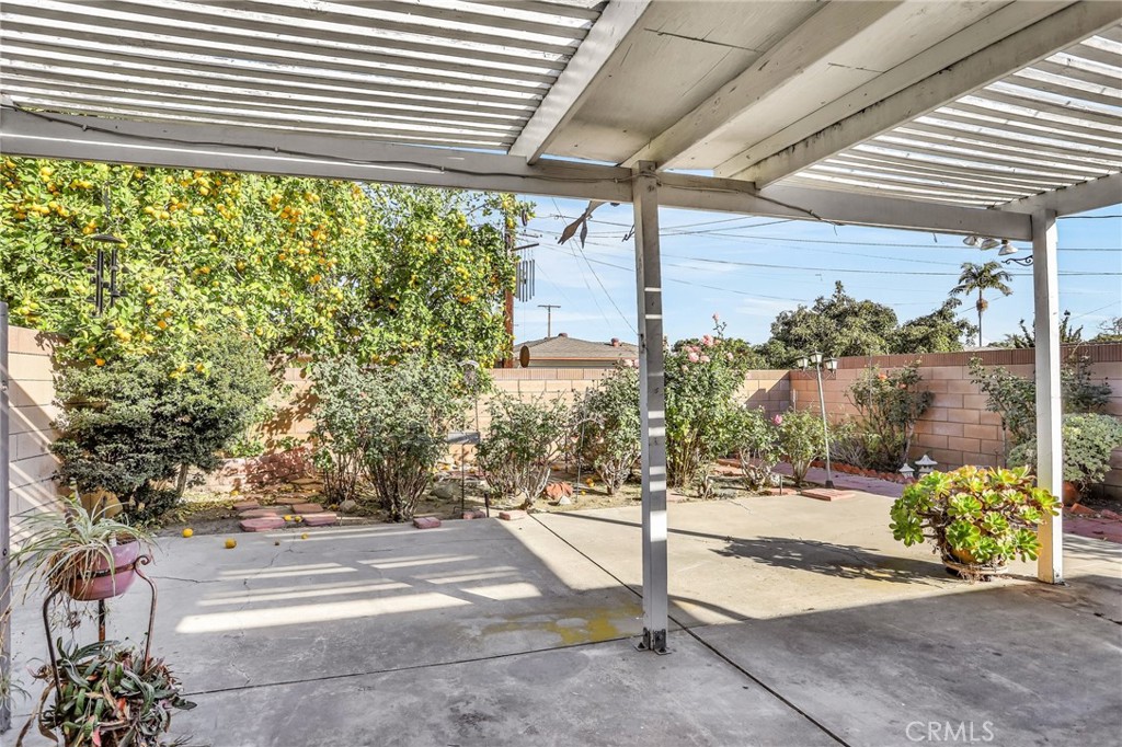 3617 W Valencia Drive