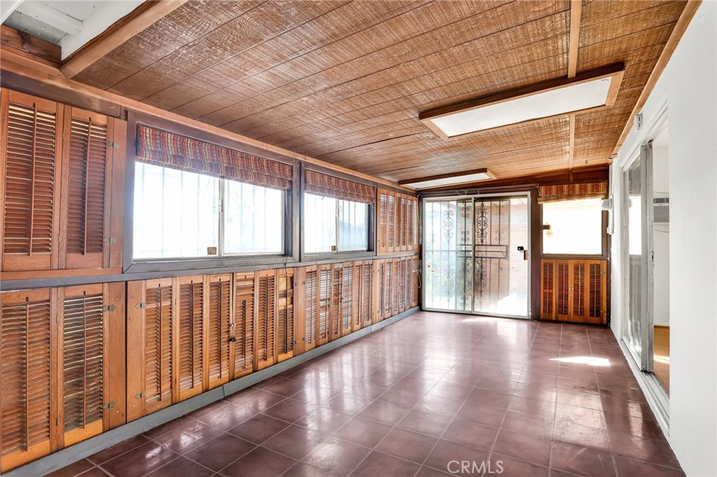 3617 W Valencia Drive