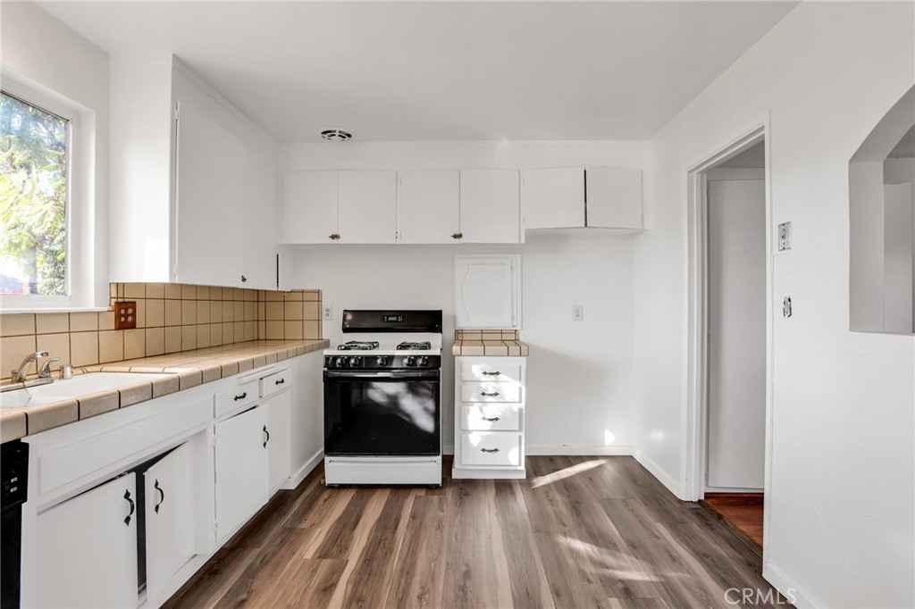 3617 W Valencia Drive