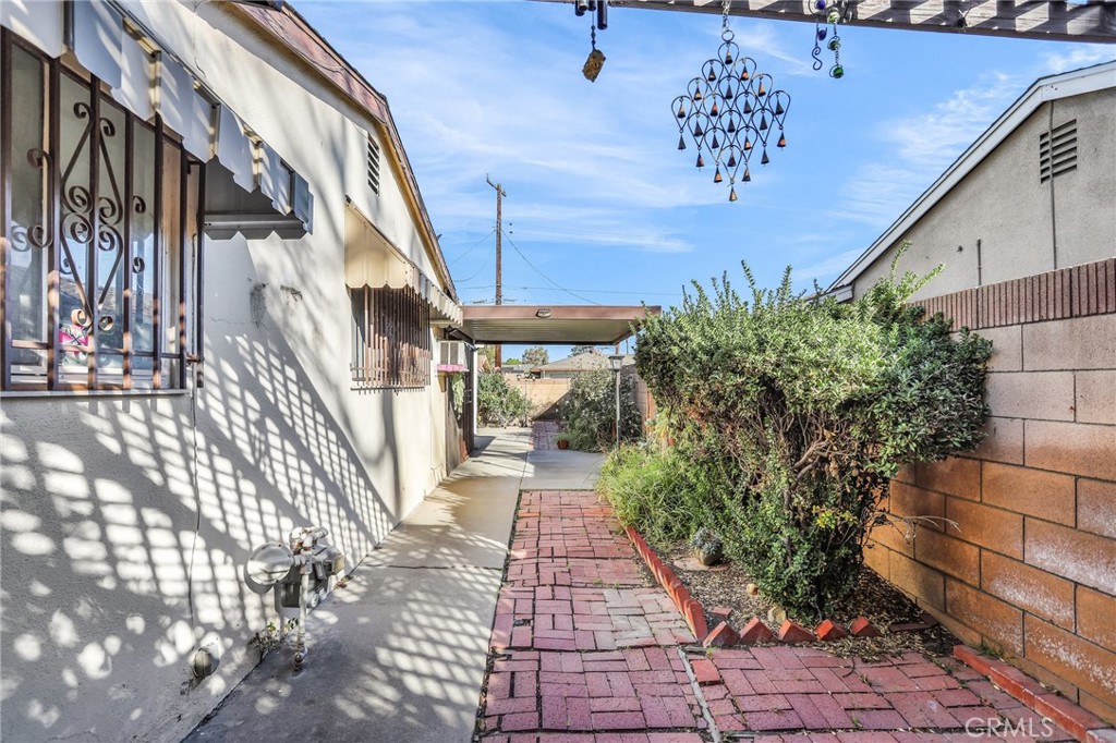 3617 W Valencia Drive