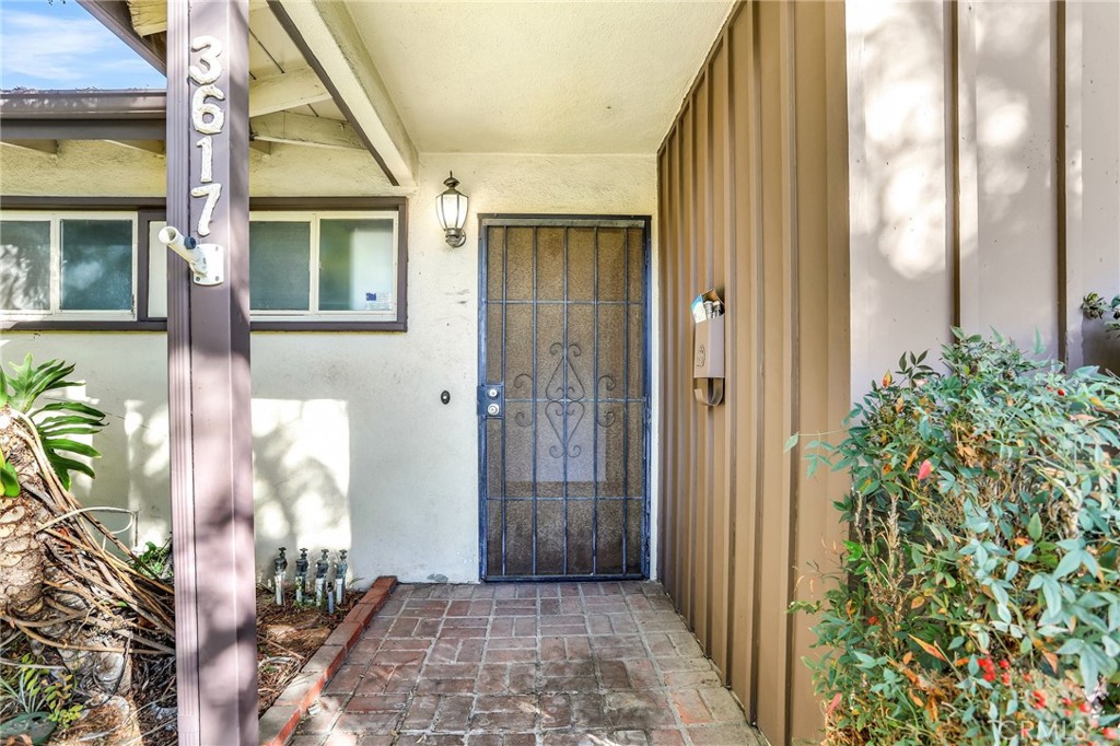 3617 W Valencia Drive