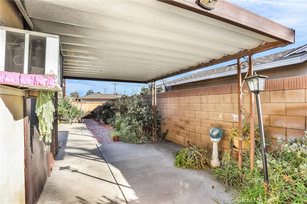 3617 W Valencia Drive