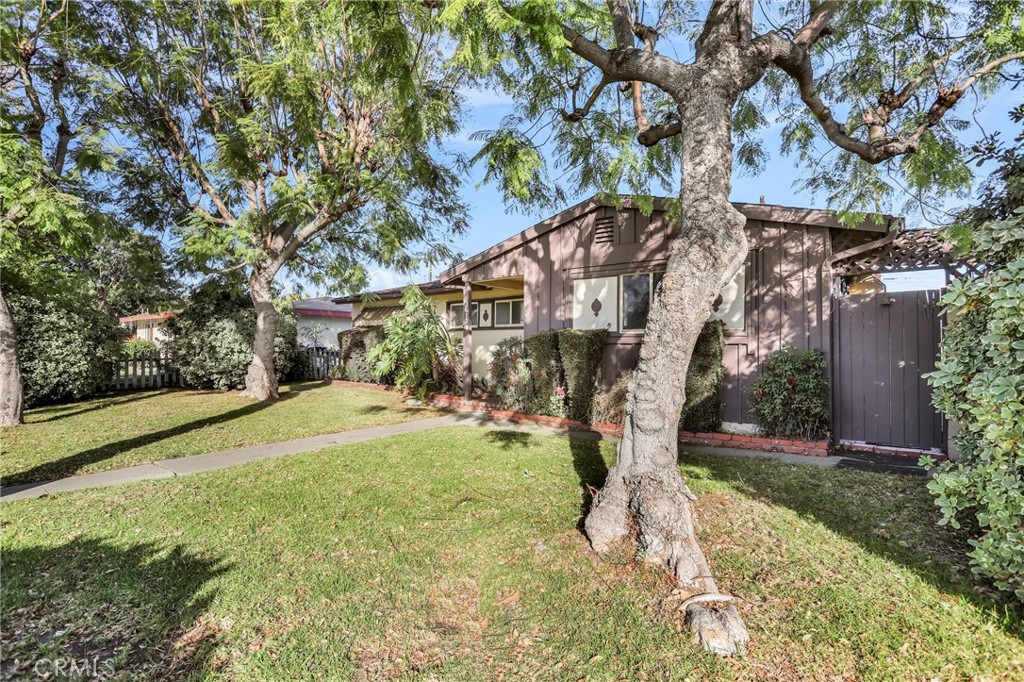 3617 W Valencia Drive