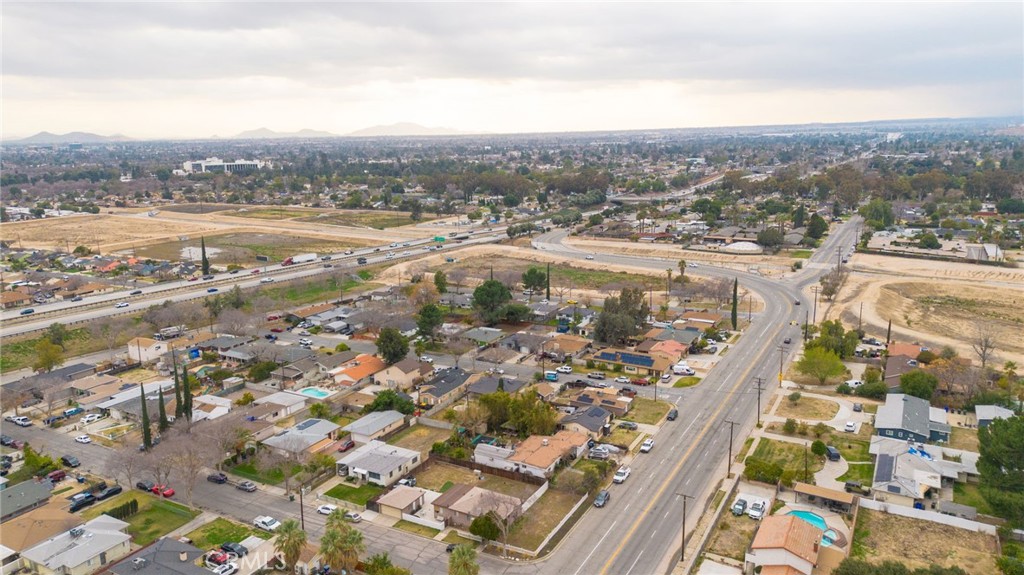 1005 E Lynwood Drive