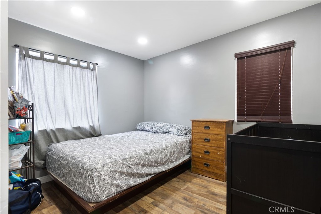 1005 E Lynwood Drive