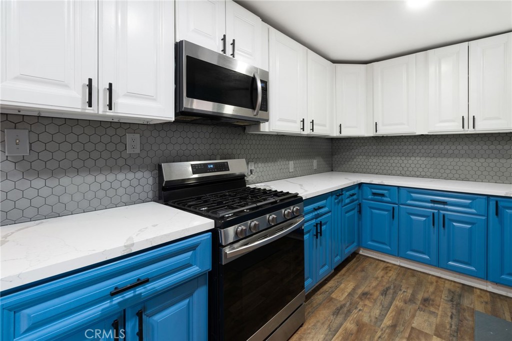 1005 E Lynwood Drive