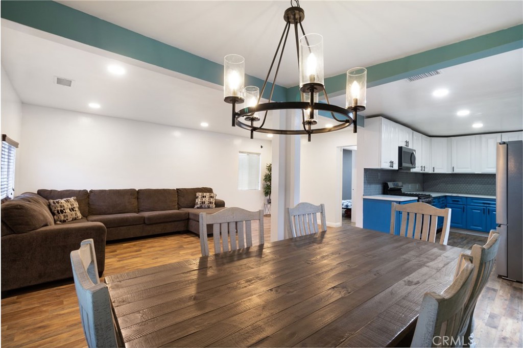 1005 E Lynwood Drive