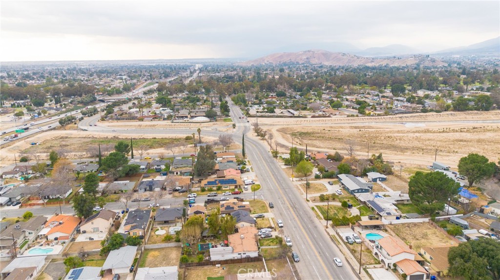 1005 E Lynwood Drive