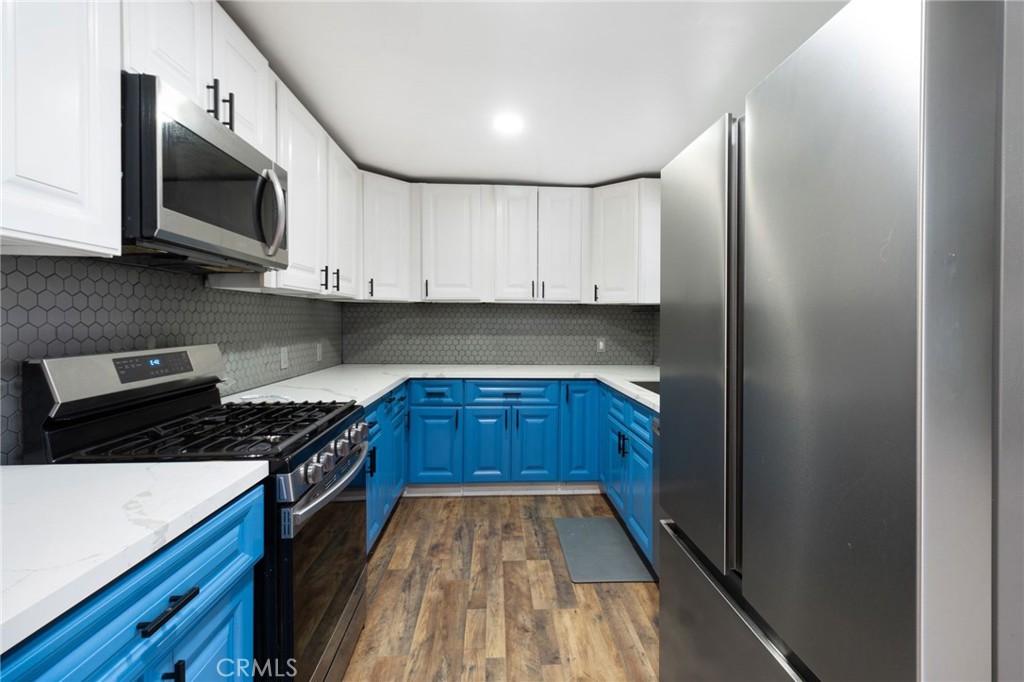 1005 E Lynwood Drive