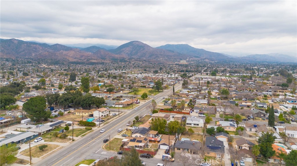 1005 E Lynwood Drive