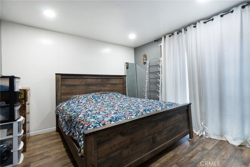 1005 E Lynwood Drive