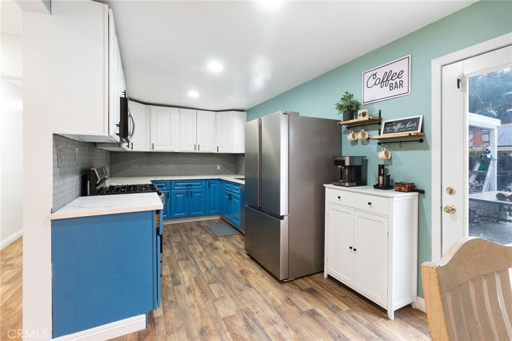 1005 E Lynwood Drive