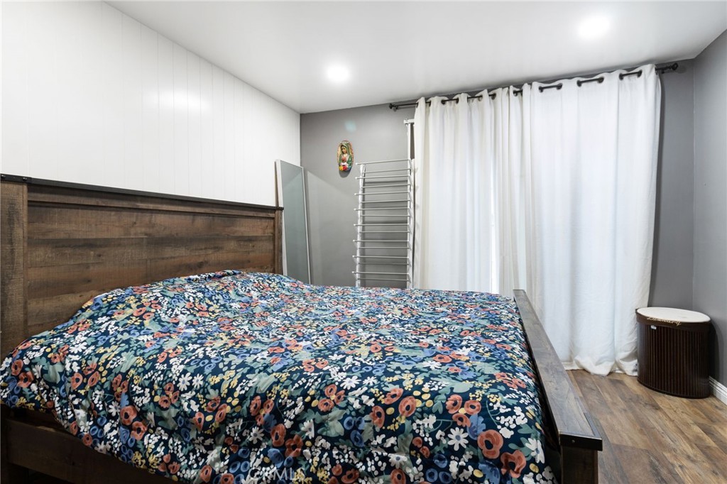 1005 E Lynwood Drive