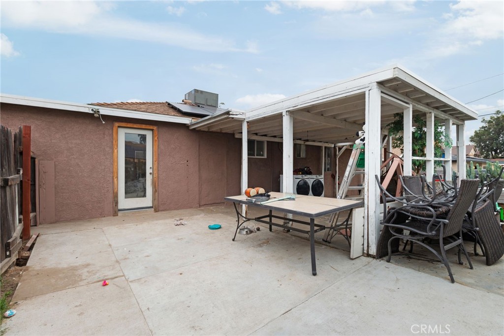 1005 E Lynwood Drive