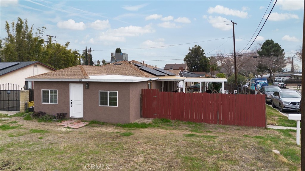 1005 E Lynwood Drive