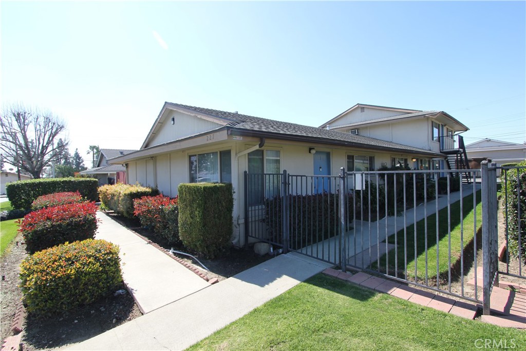 227 N Vallejo Way
