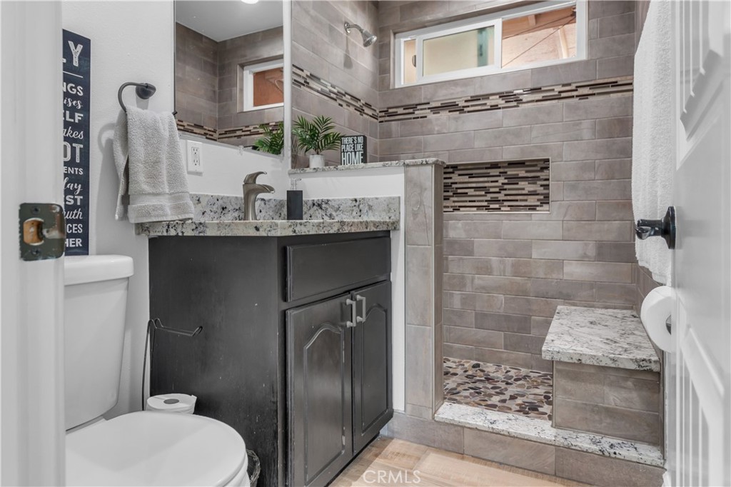 1099 E Lexington Avenue