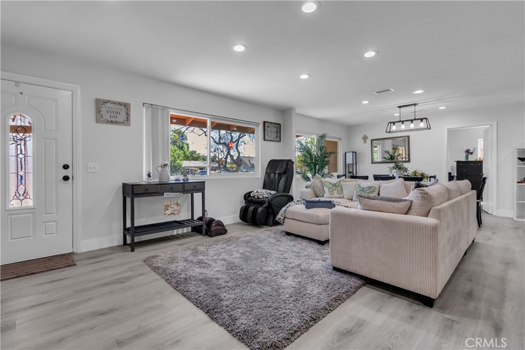 1099 E Lexington Avenue