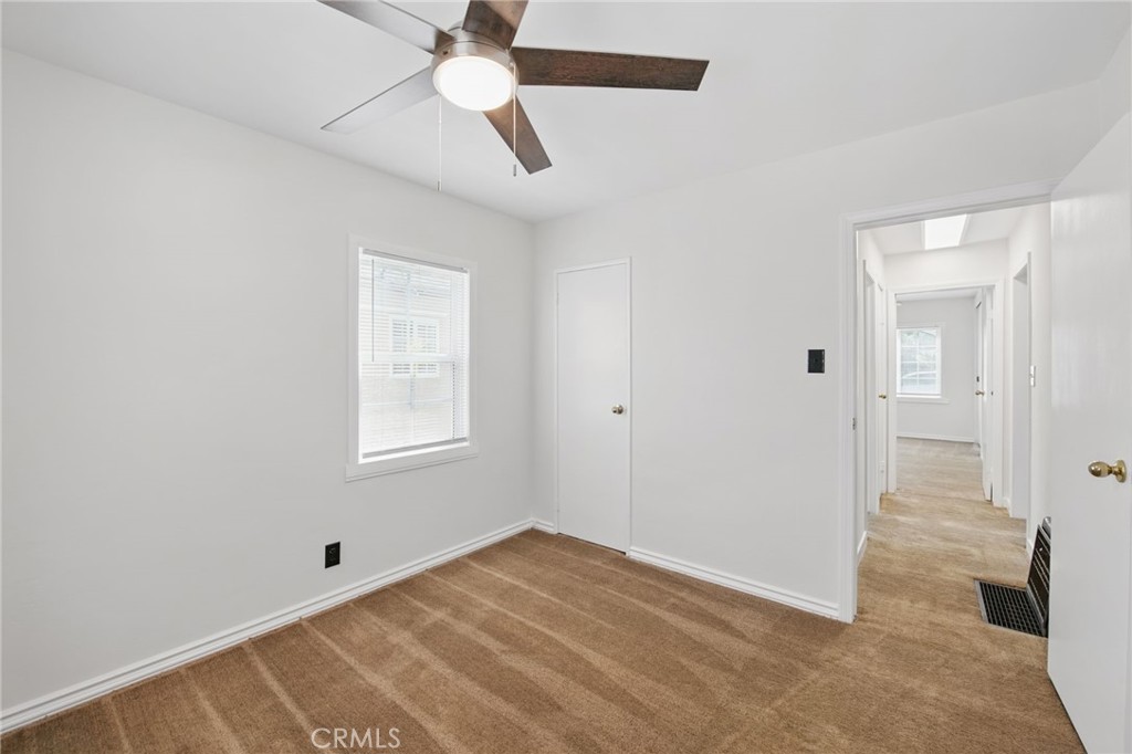 2835 E Thompson Street