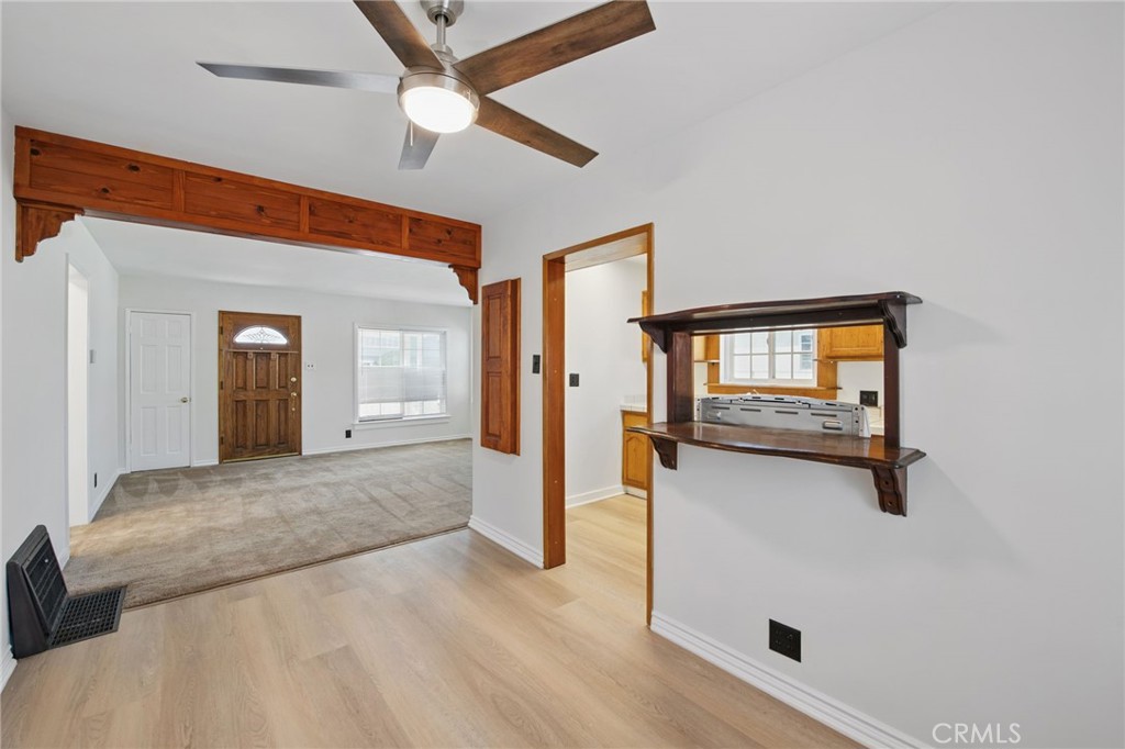 2835 E Thompson Street