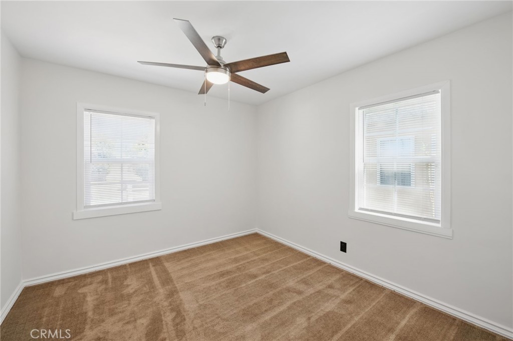 2835 E Thompson Street