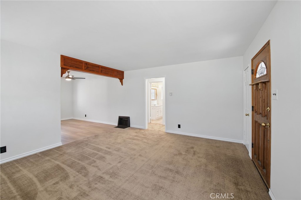 2835 E Thompson Street