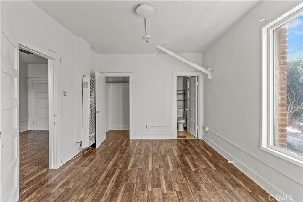 1611 Cesar Chavez