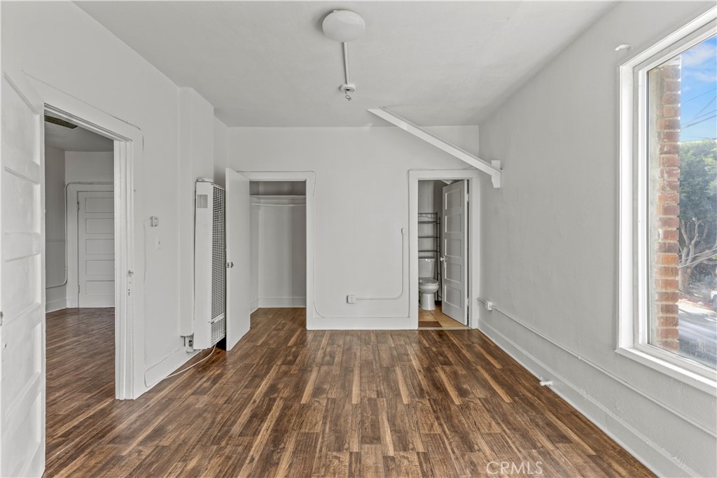 1611 Cesar Chavez