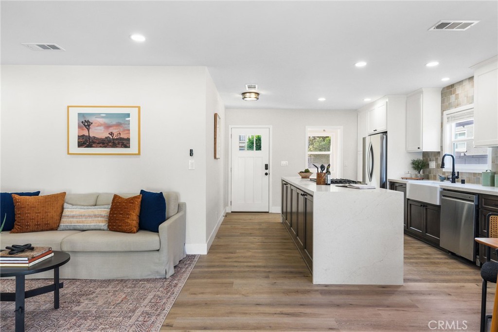 7048 Mclennan Avenue