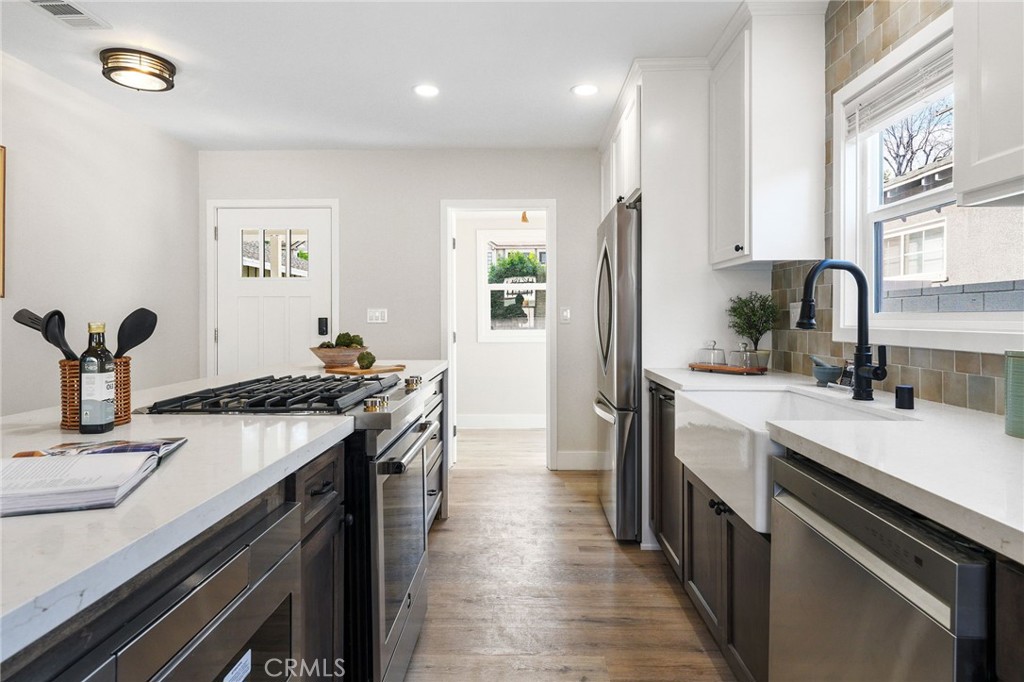 7048 Mclennan Avenue