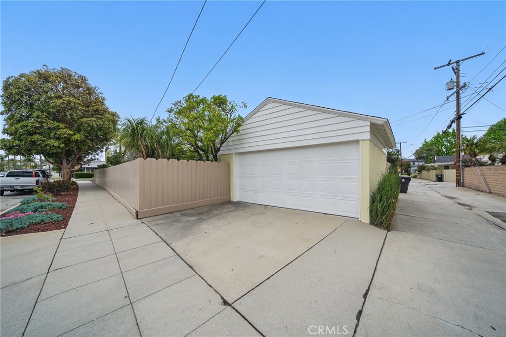 5323 E Broadway