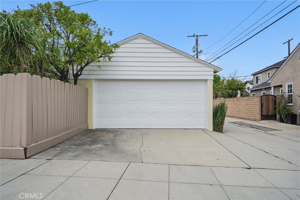 5323 E Broadway
