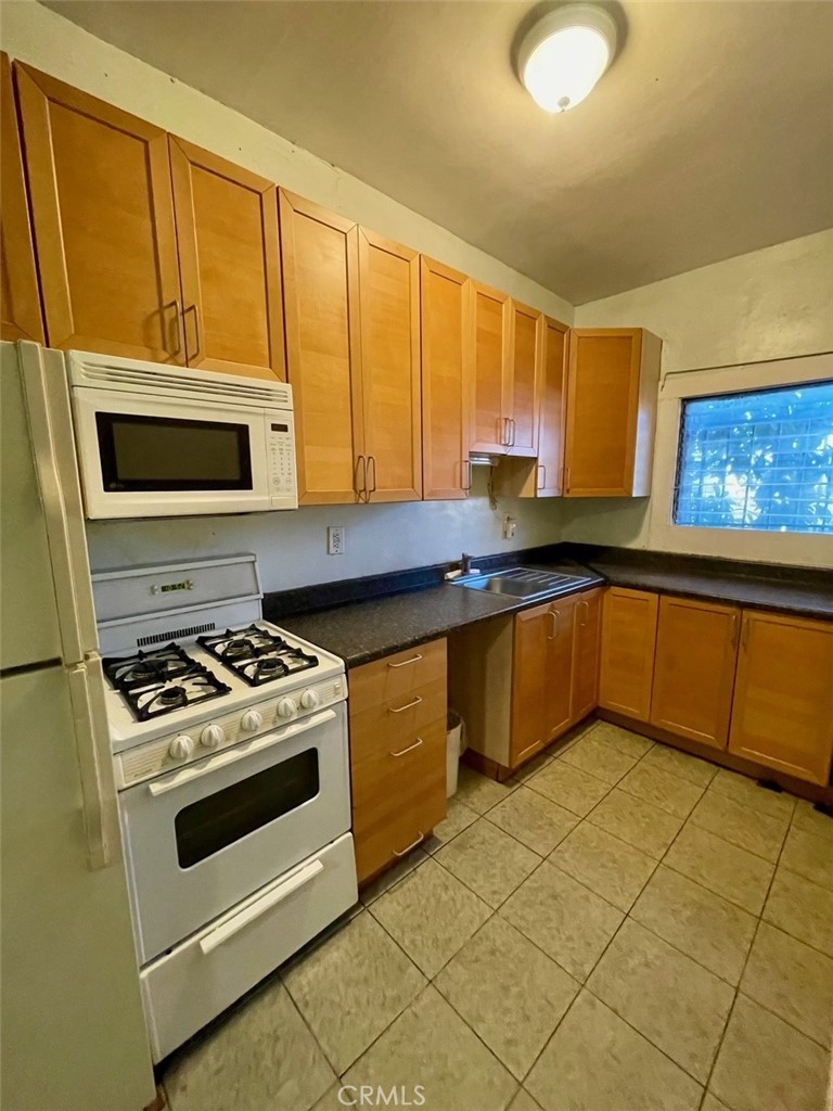 4125 S Figueroa Street 101